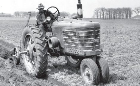 Streamlined Tractor Design: Raymond Loewy and Henry Dreyfuss Image